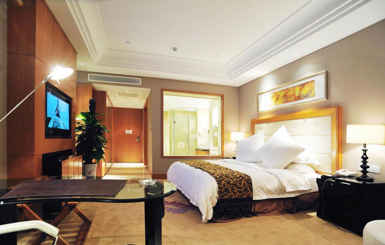 Готель Wyndham Xinyang Downtown Екстер'єр фото