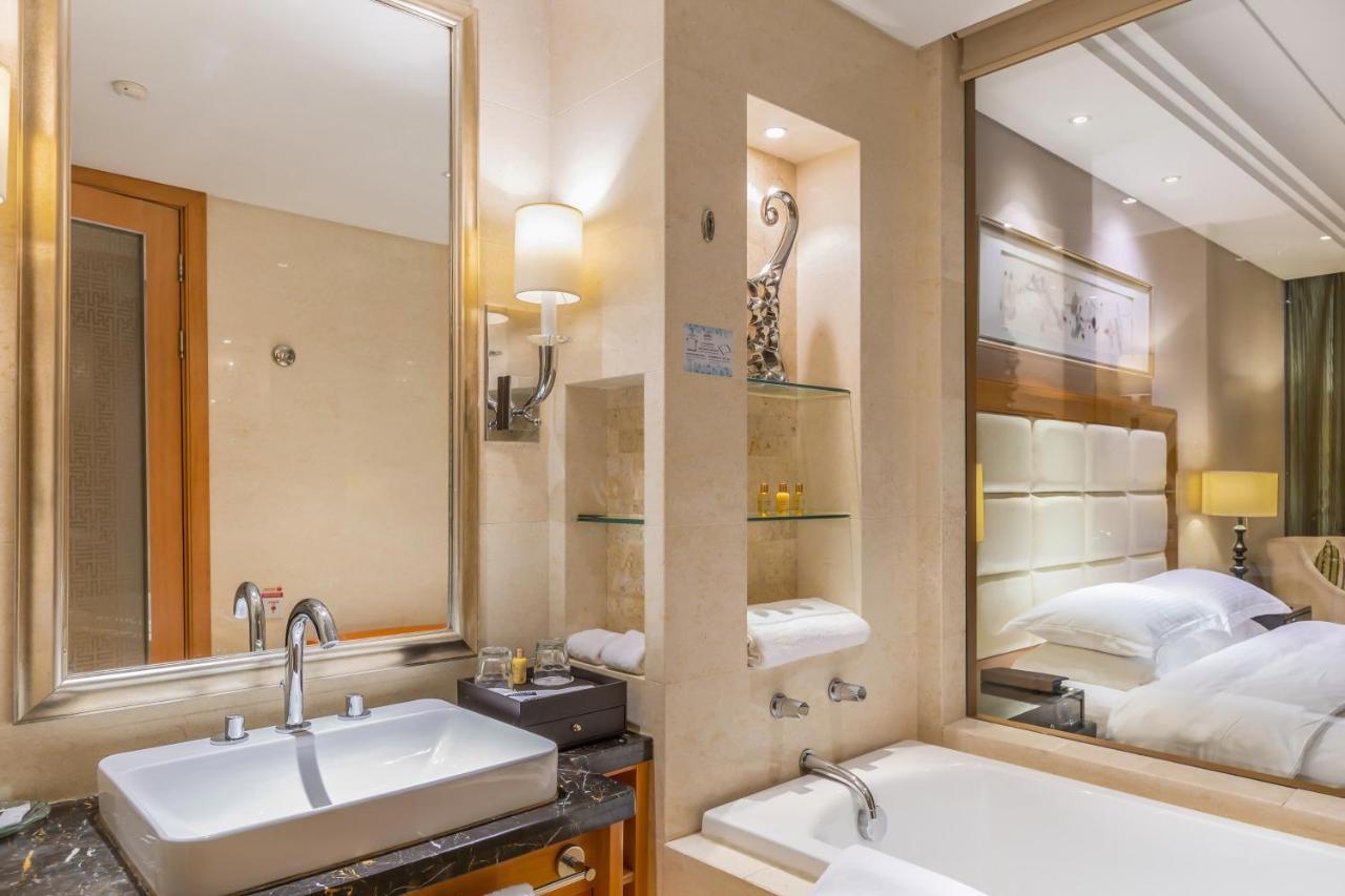 Готель Wyndham Xinyang Downtown Екстер'єр фото