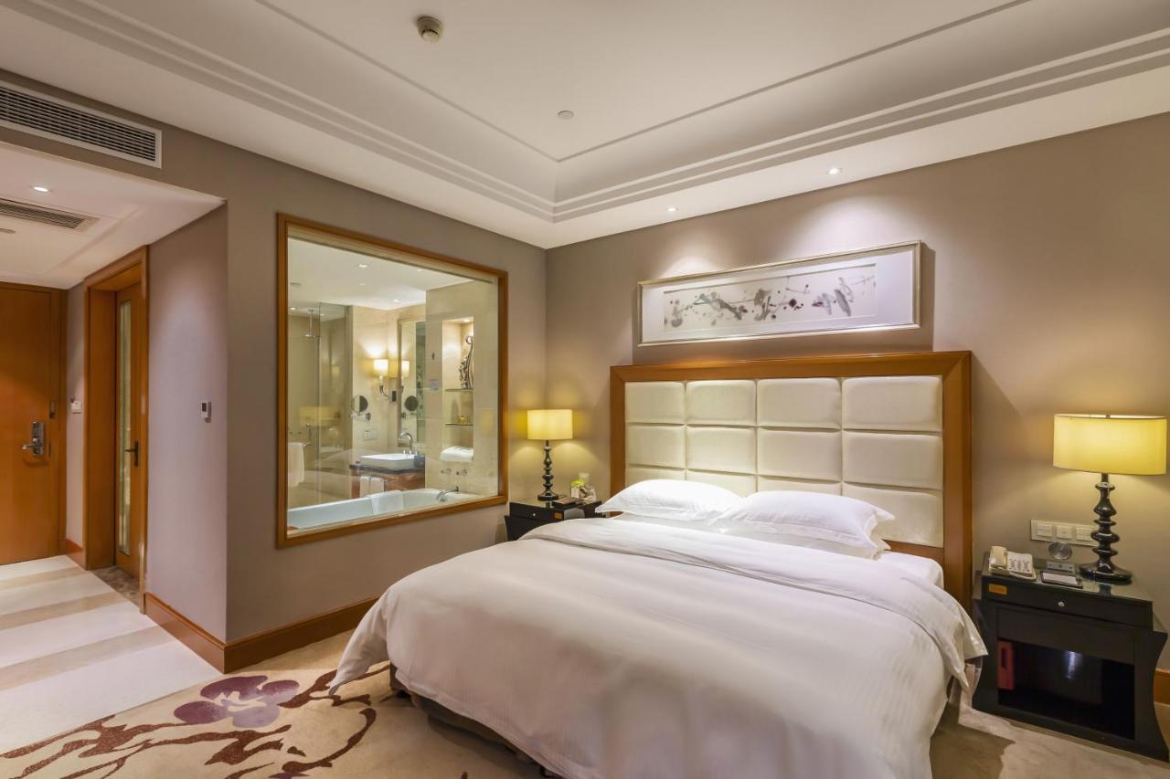 Готель Wyndham Xinyang Downtown Екстер'єр фото