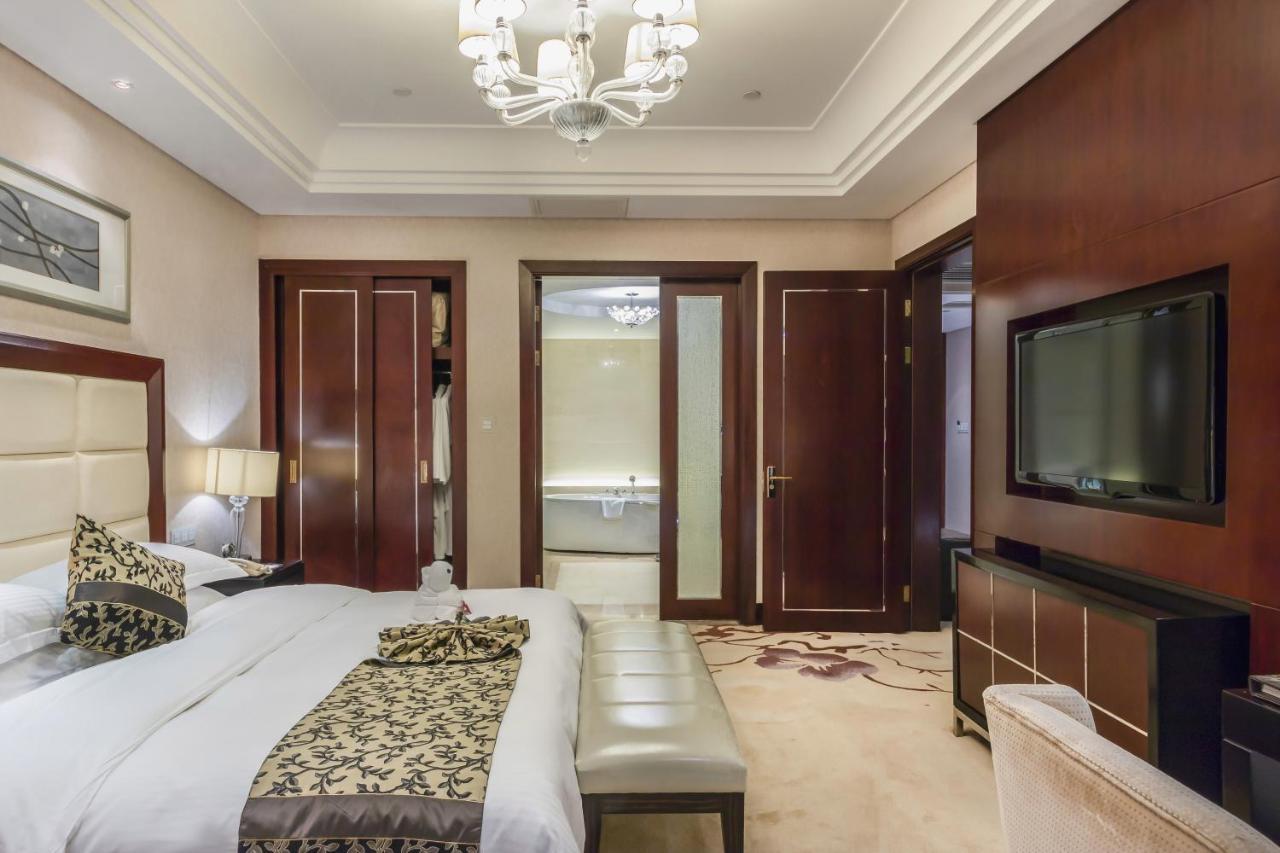 Готель Wyndham Xinyang Downtown Екстер'єр фото