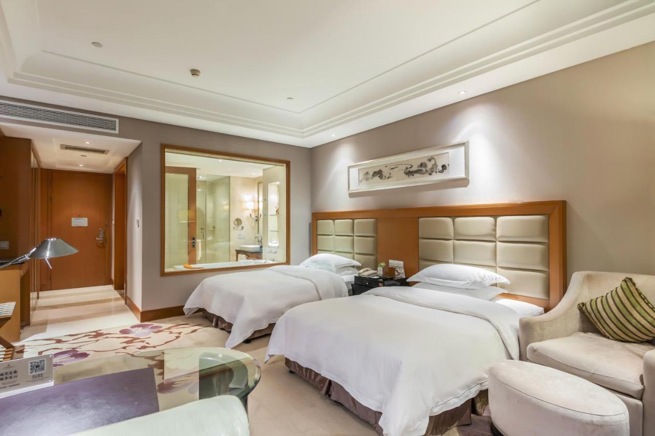 Готель Wyndham Xinyang Downtown Екстер'єр фото