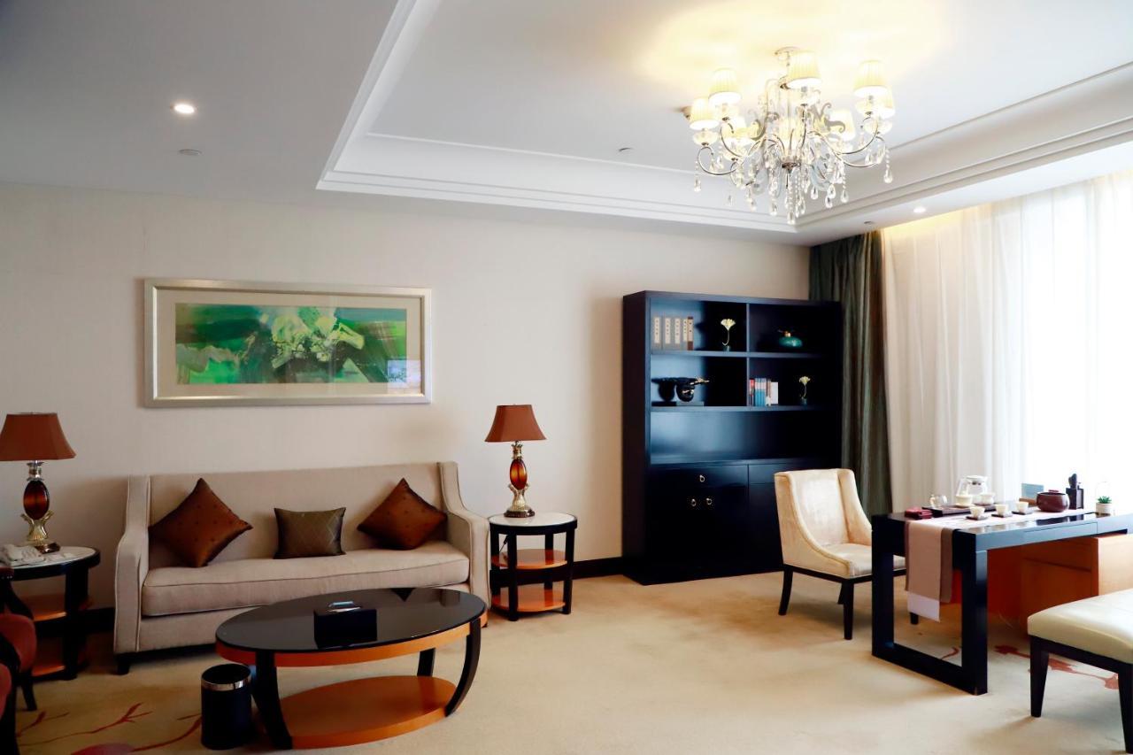 Готель Wyndham Xinyang Downtown Екстер'єр фото